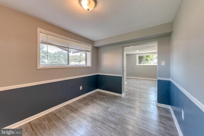 Building Photo - 7026 Hamlet Ave