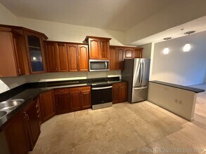 Building Photo - 1640 Presidential Way