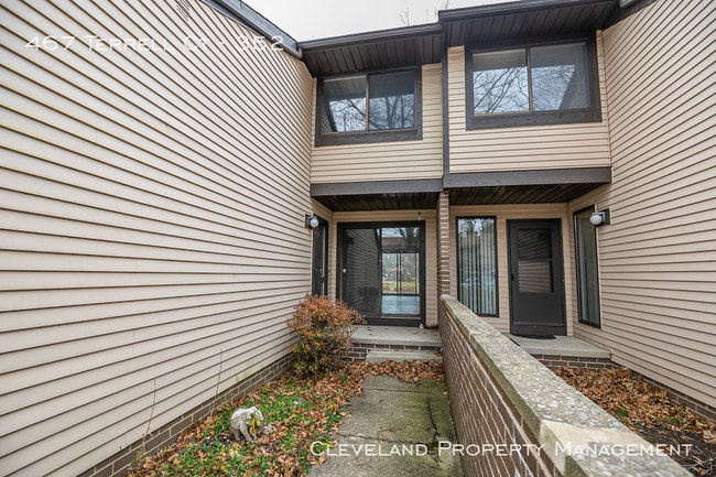 Building Photo - 2 Bedroom Richmond Hts Condo