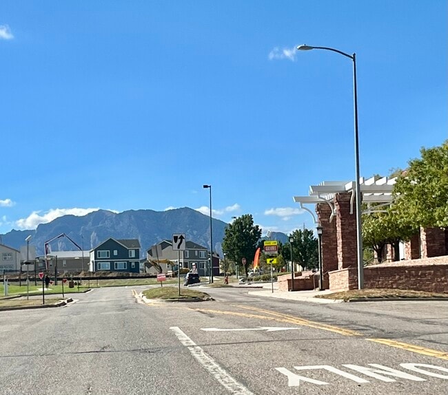 Foto del edificio - 365 Fox Ln