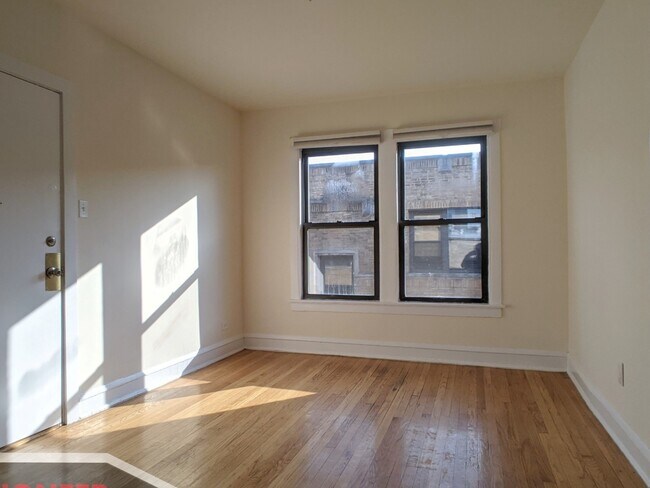 Foto del edificio - 2649 N Spaulding Ave