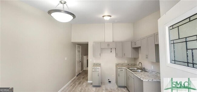 Foto del edificio - 428 Edgewater Rd