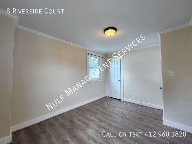 Foto del edificio - 8 Riverside Ct