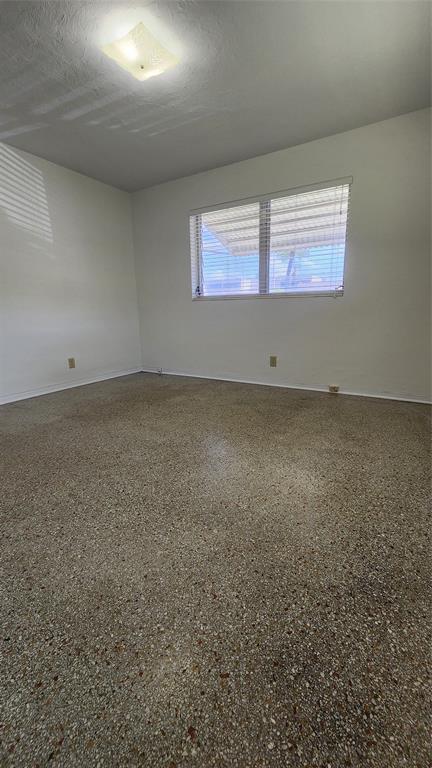 Foto del edificio - 2707 NE 32nd St