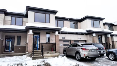 Building Photo - 1057 Curraglass Walk