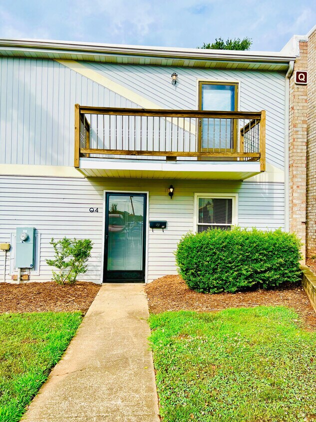 3706 E North St, Greenville, SC 29615 Townhome Rentals in Greenville