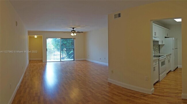 Foto del edificio - 9354 SW 77th Ave