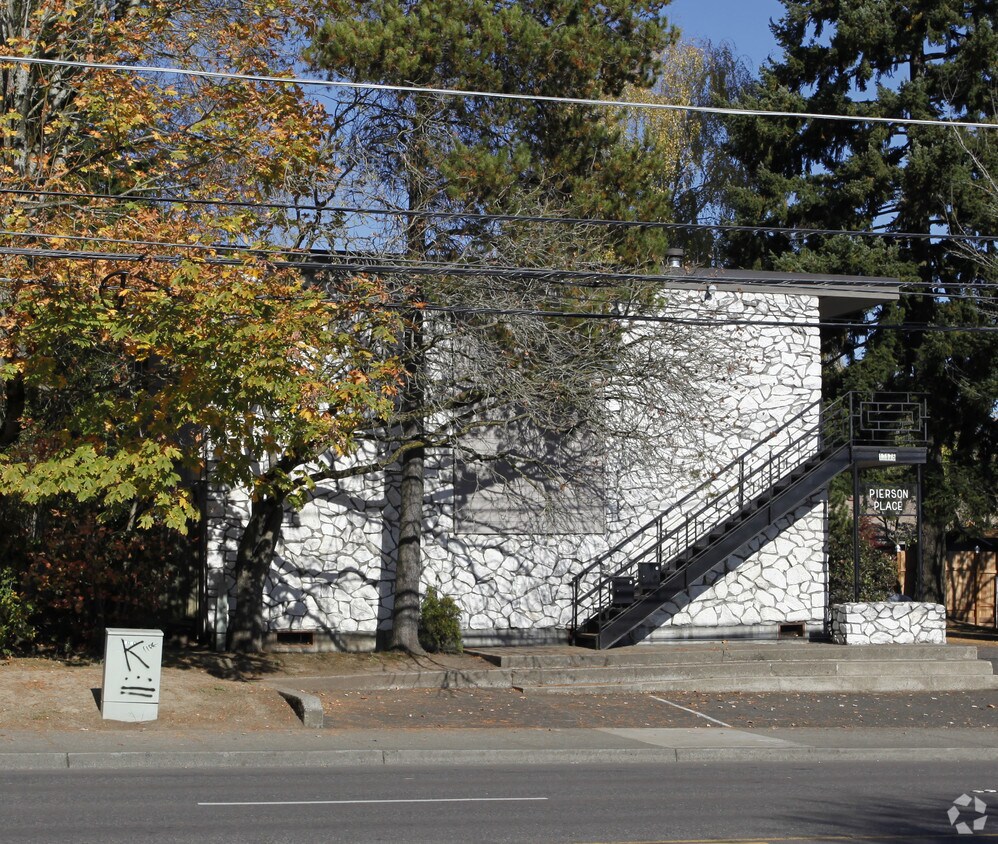 Building Photo - Pierson Place