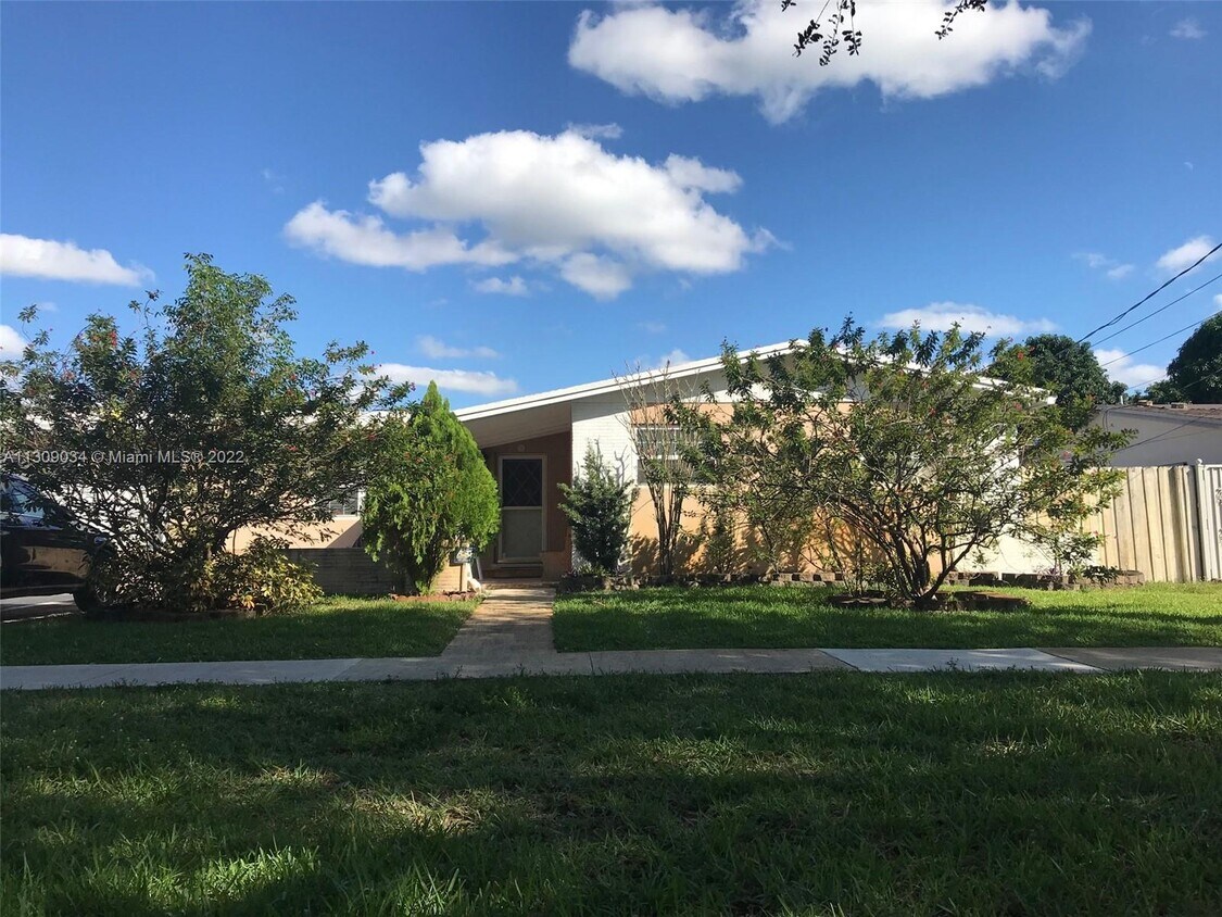 5220 SW 90th Ave, Cooper City, FL 33328 House for Rent in Cooper City