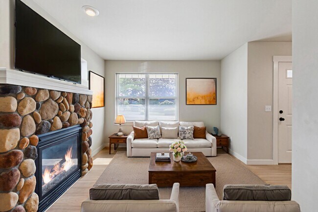 Living Room - 306 S Main St