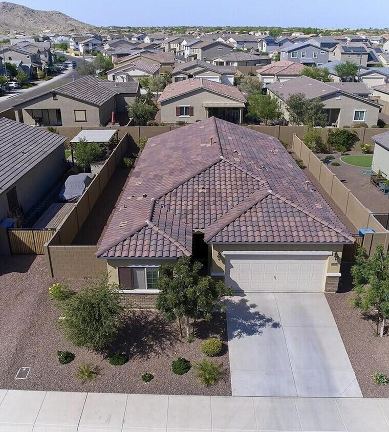 Foto del edificio - 21248 W Palm Ln
