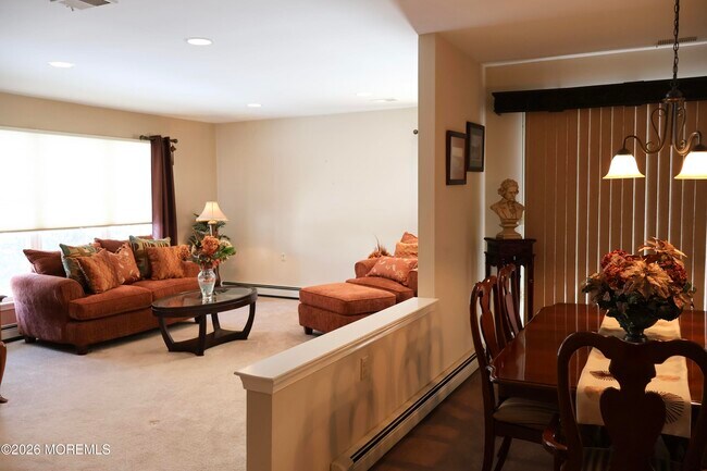 Foto del edificio - 2409 Coral Leaf Rd