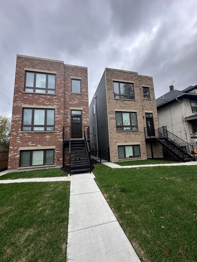 Primary Photo - 22 N Parkside Ave