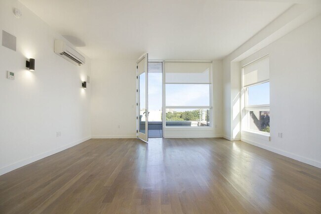 Building Photo - 1326 Ocean Ave