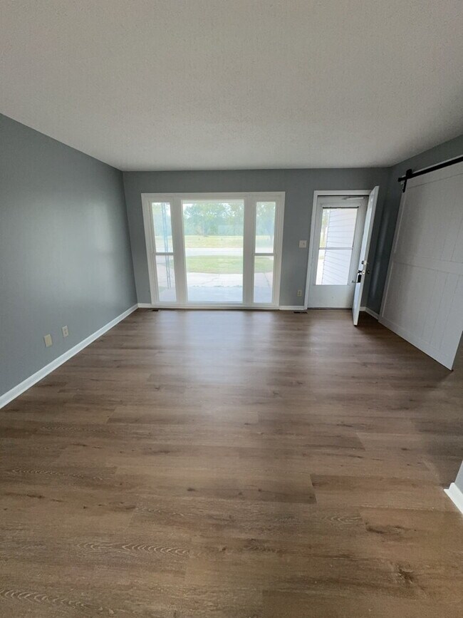 Foto del edificio - "Charming 3-Bedroom Home with 2 Full Baths and 1580 Sq Ft of Living Space in Wichita!"