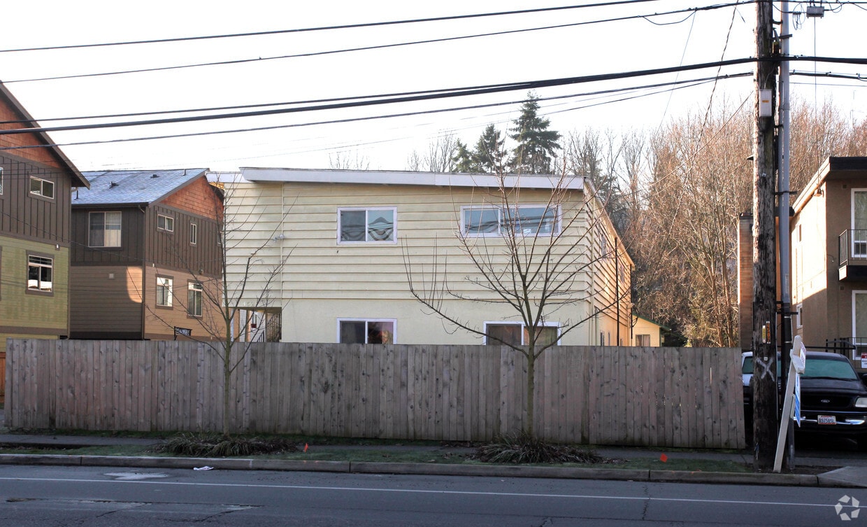 Building Photo - 4529 S Henderson St
