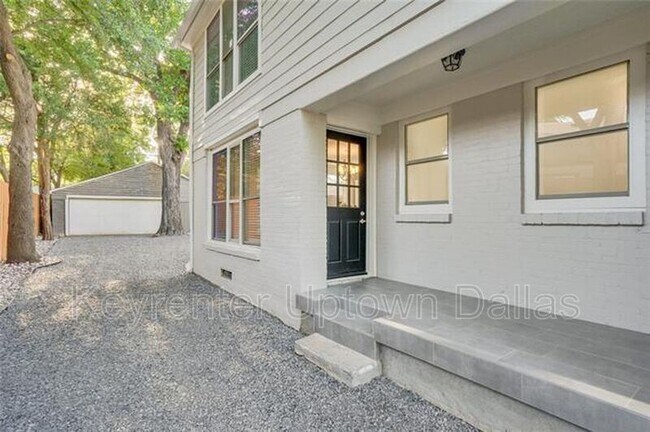 Foto del edificio - 317 S Montreal Ave