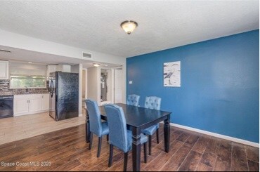 Foto del edificio - 942 Chace Ln NE