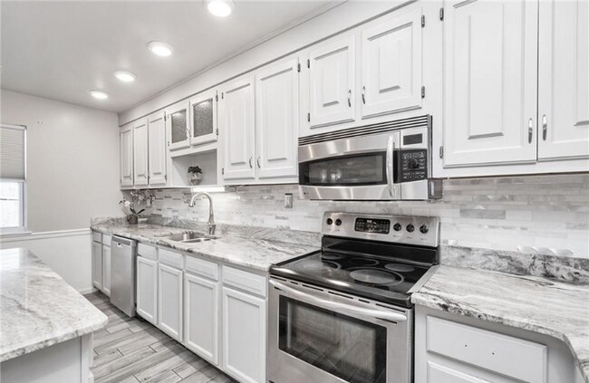 Building Photo - 3432 Dana Ln