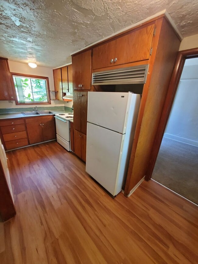Building Photo - 1395hi