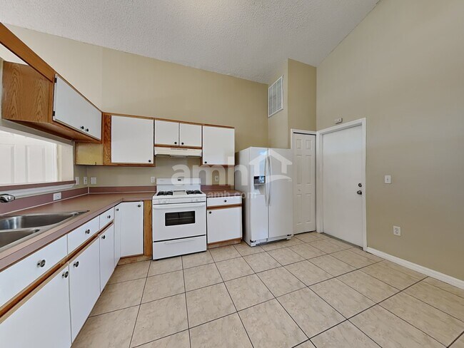 Foto del edificio - 1718 Westminster Trl