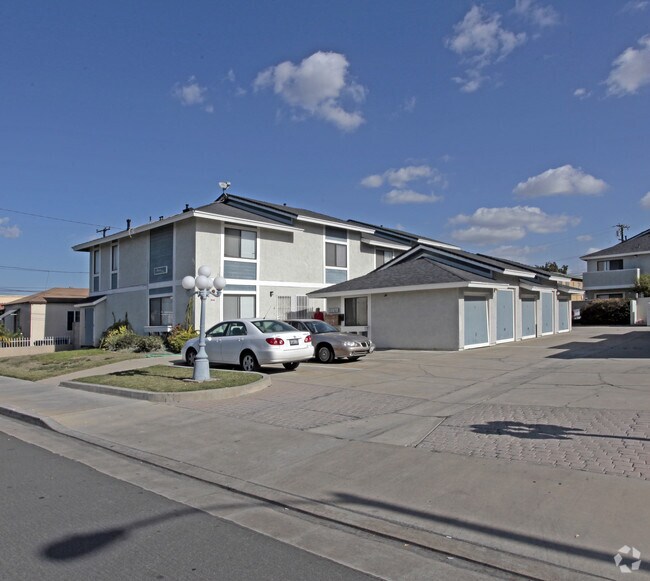 Foto principal - 13881-13891 Cedar St