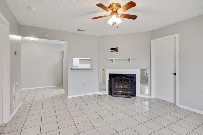 Building Photo - 844 Hammond Manor Dr