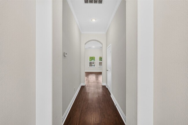 Foto del edificio - 8507 Christie Ln