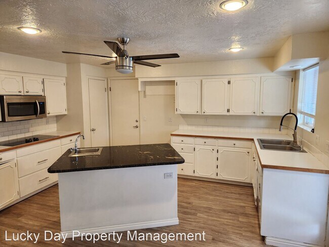 Foto del edificio - 2 br, 2 bath House - 1915 Brock