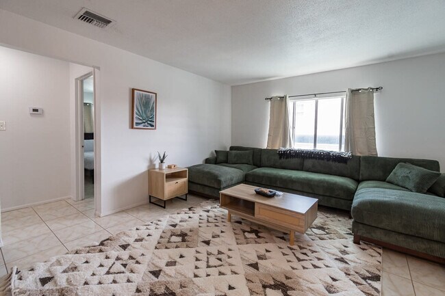 Building Photo - 505 Fillmore Ave