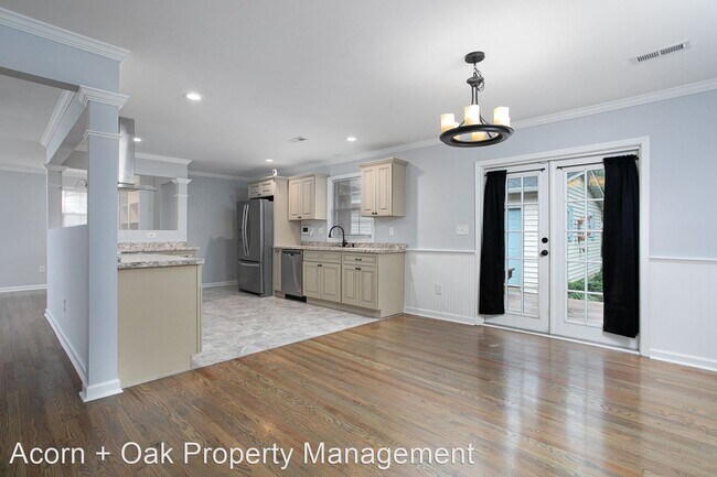 Foto del edificio - 3 br, 2 bath House - 5201 Shady Bluff St.