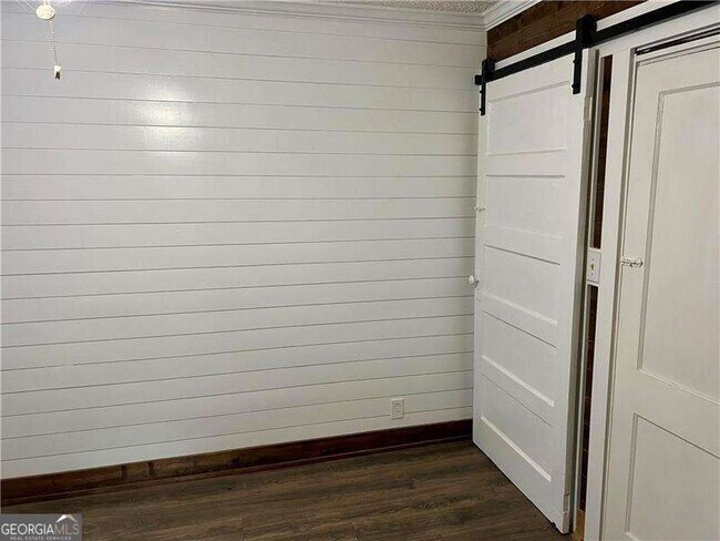 Building Photo - 3521 Clay Rd SW