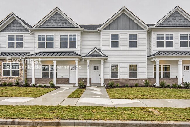 Building Photo - 3 Bed/2.5 Bath Townhome with Garage / Pet-Friendly / Available Now!