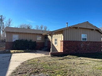 Building Photo - 6924 NW 60th Dr