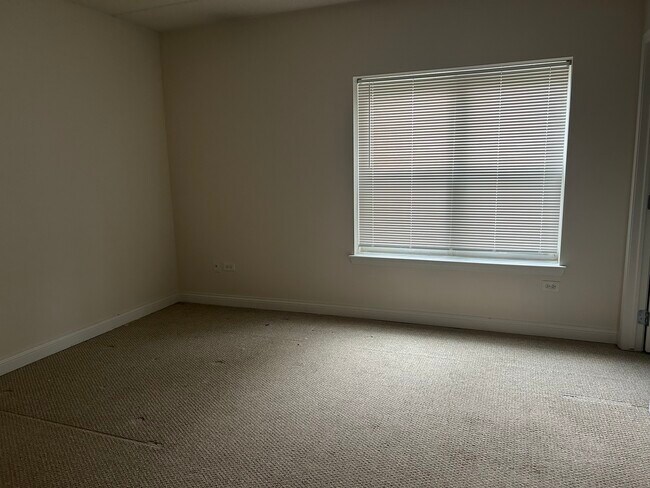 Foto del edificio - 3400 N Old Arlington Heights Rd