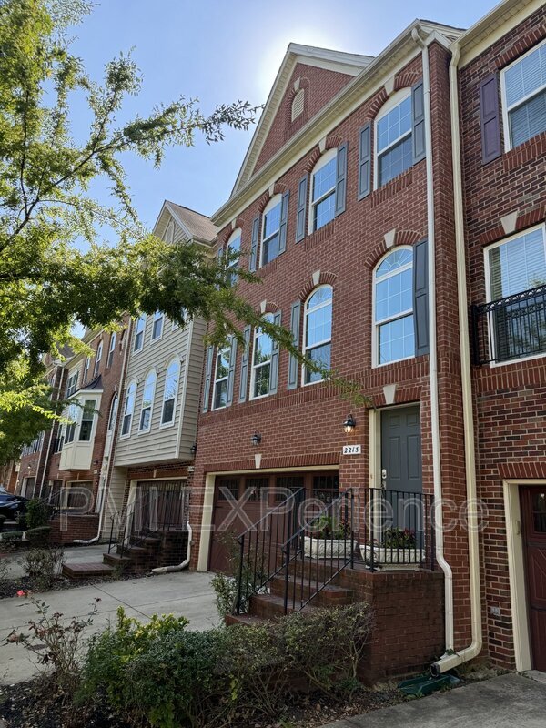 Building Photo - 2213 Congresbury Pl