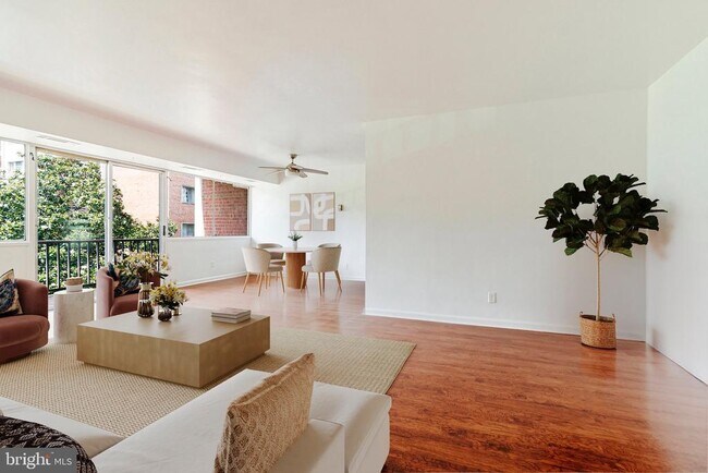 Foto del edificio - 5801 Quantrell Ave