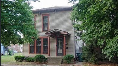 Building Photo - 707 E Main St