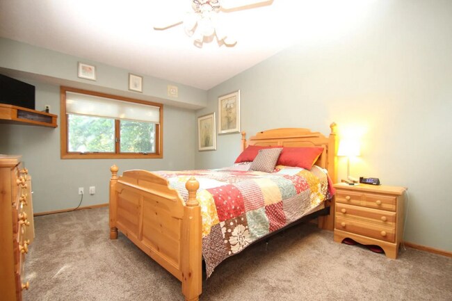 Building Photo - 2721 Westcliffe Dr
