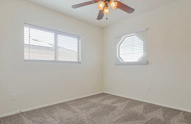 Foto del edificio - 11340 E Ramblewood Ave