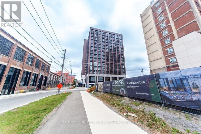 Building Photo - 181-181 Sterling Rd