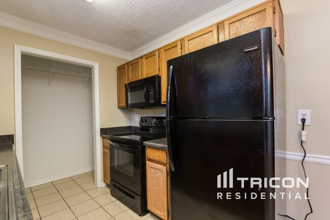 Building Photo - 2161 Boone Place Snellville GA