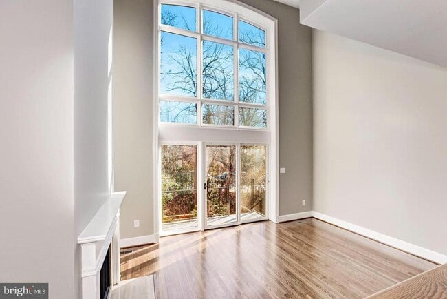 Foto del edificio - 3956 Georgetown Ct NW