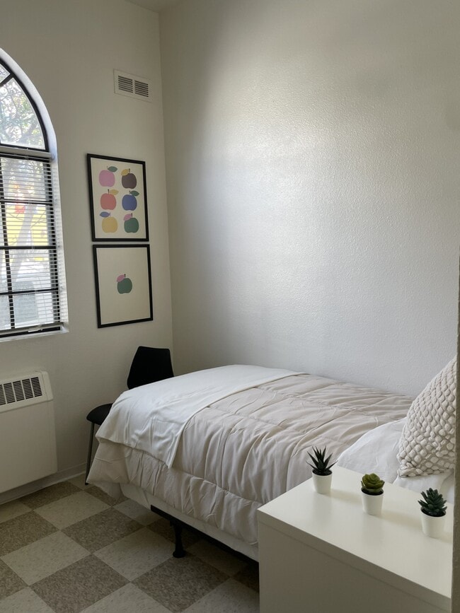 Deluxe Unit - Peachtree Inn