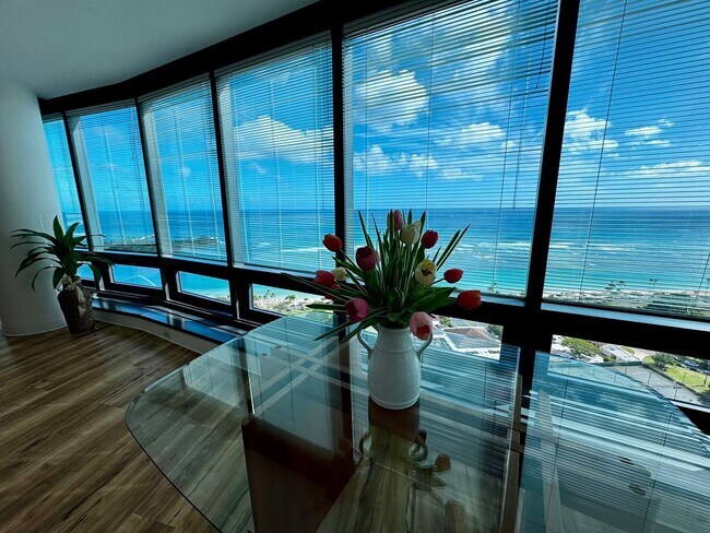 Foto del edificio - 1330 Ala Moana Blvd