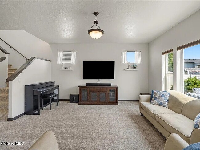 Foto del edificio - 1824 E Warbler Ln