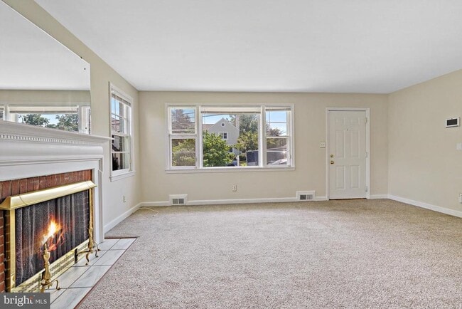 Building Photo - 4145 6th St S