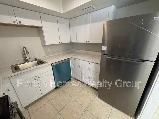 Building Photo - 1830 Maravilla Ave
