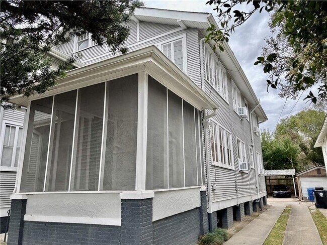 Foto del edificio - 7726 S Claiborne Ave