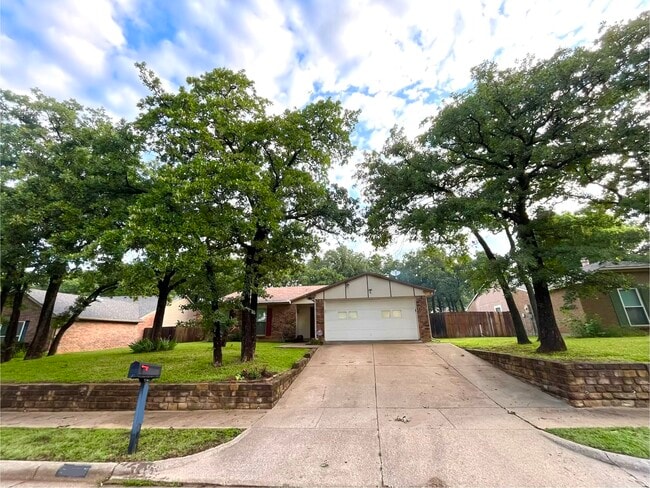 Foto del edificio - 3737 Hackberry Ln